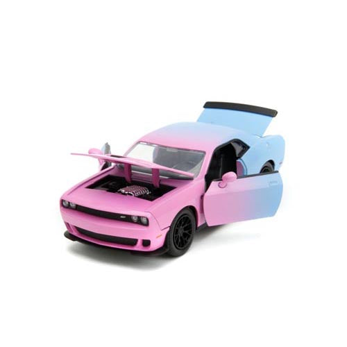 Pink Slips 2015 Dodge Challenger 1:24 Scale Diecast Vehicle